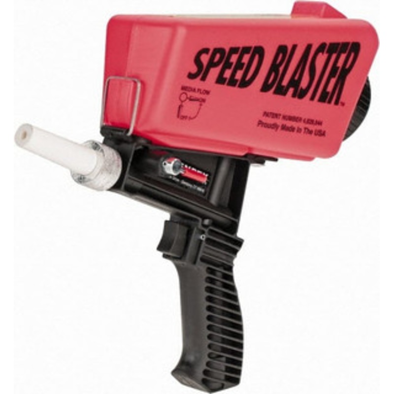 Made in USA 26 oz. Gravity Feed Gravity Feed Handheld Sandblaster Kit 12 CFM at 125 PSI 007R – 00556274