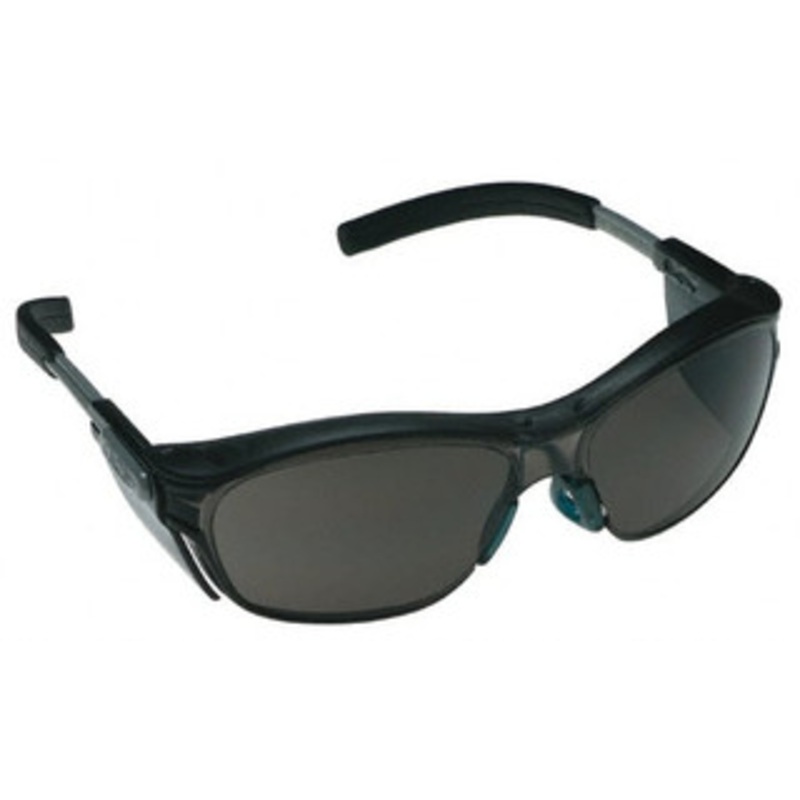 3M +1.5, Gray Lenses, Anti-Fog, Framed Magnifying Safety Glasses UV Protection, Adjustable Temples, Gray Plastic Frame, ANSI Z87.1-2003 7000127509 – 75866186