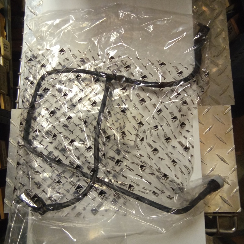 ROUGH FUEL PIPE ASSY 8V (#883275)