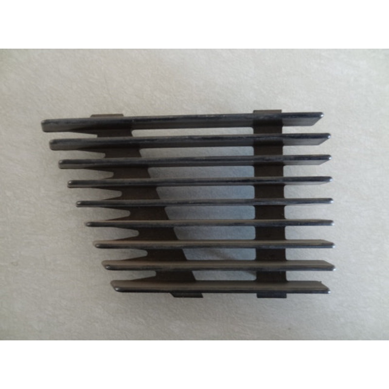 GRILLE RH (#17925050)