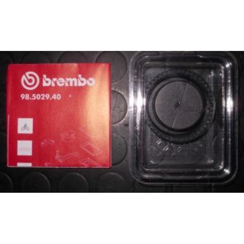 MASTER CYLINDER LID W/ BELLOWS (#17661052)