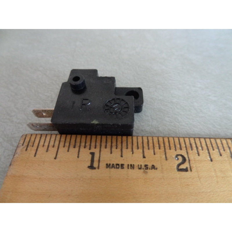 MICRO SWITCH FRONT BRAKE (#03749845)