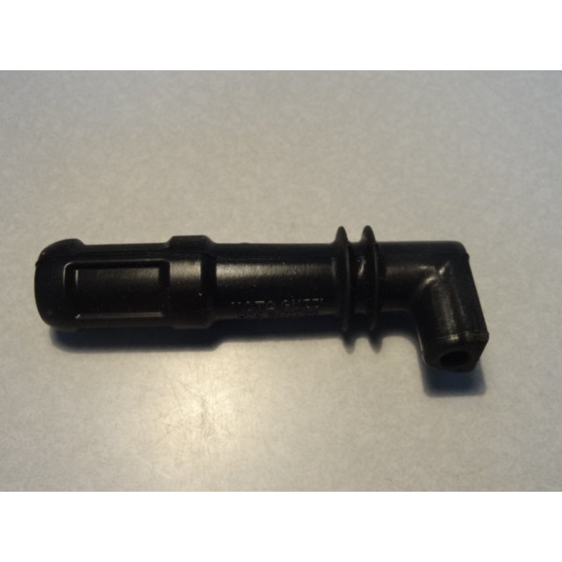 RESISTIVE SPARK PLUG CAP (640760) (#640760)