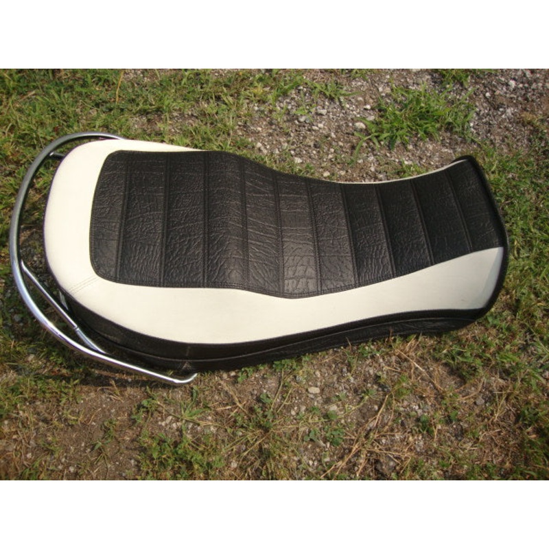 SEAT & GRAB RAIL CA2 BLACK & WHITE NLA (#29460500)