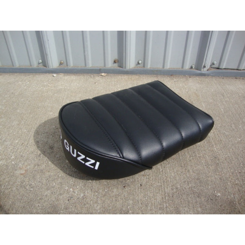 Pillion pad for the V700, Ambassador and Eldo (#061070P)