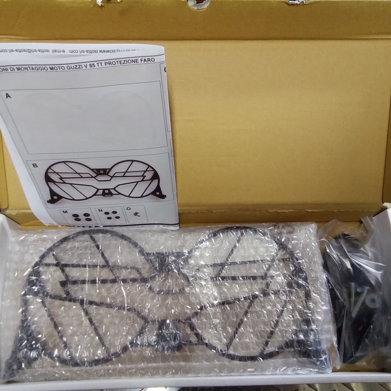 V85TT HEADLIGHT GUARD (#1108700)
