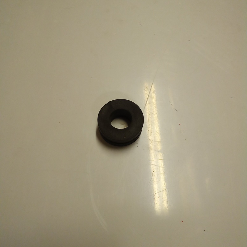 Grommet for upper windscreen (#560173)